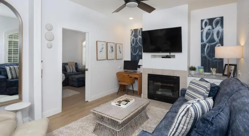 Luxury At Pier Avenue - Image 1