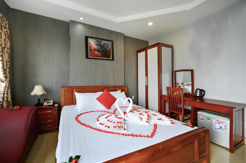 Quang Hoa Airport Hotel - Image 1