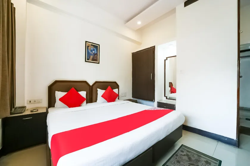 Hotel Utsav - Image 1