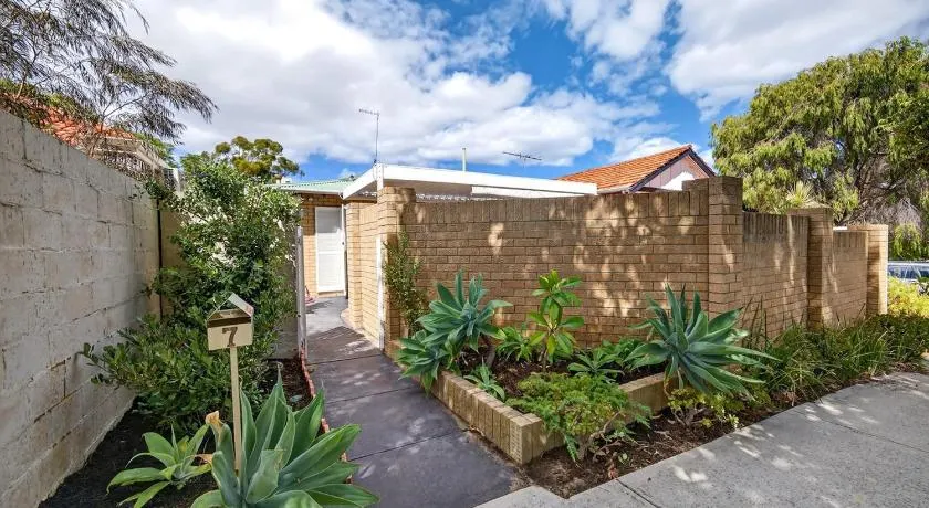 PERTH7 - The Courtyard Nook - Image 1
