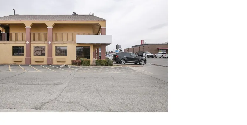 Southern Comfort Hotel - Image 1
