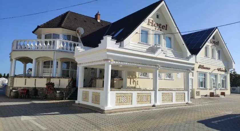 Kemence Csárda és Szálloda - Image 1