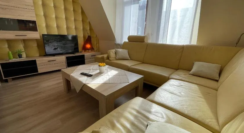 Zentrale Wohnung - Self-Check-In, WLAN Fur 4 Personen Ruhige Nachbarschaft - Image 1