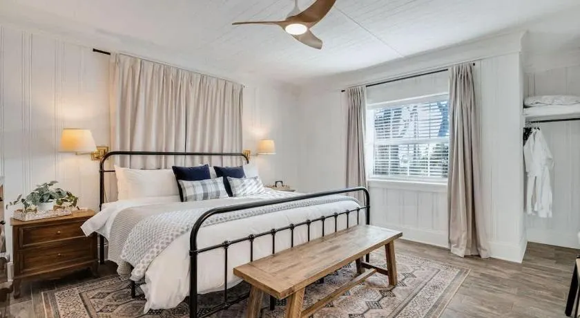 1- Lookout Mountain Cottage - Image 1