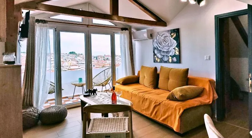 Attic in the city center - Image 1