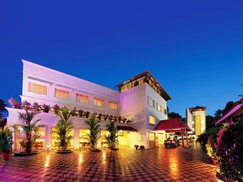 Hotel Coral Heights - Image 1