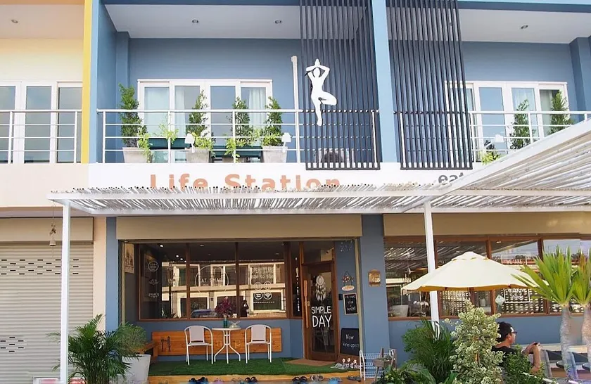 Life station - Image 1