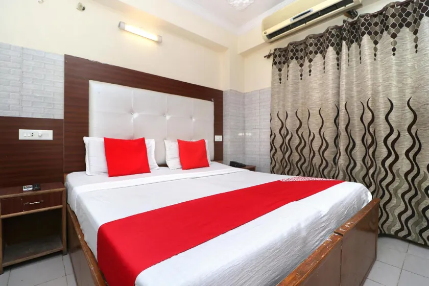 OYO 38170 Hotel Grand Plaza - Image 1