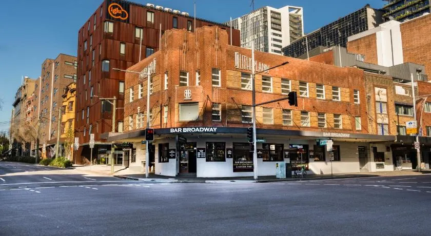 Bar Broadway - Image 1