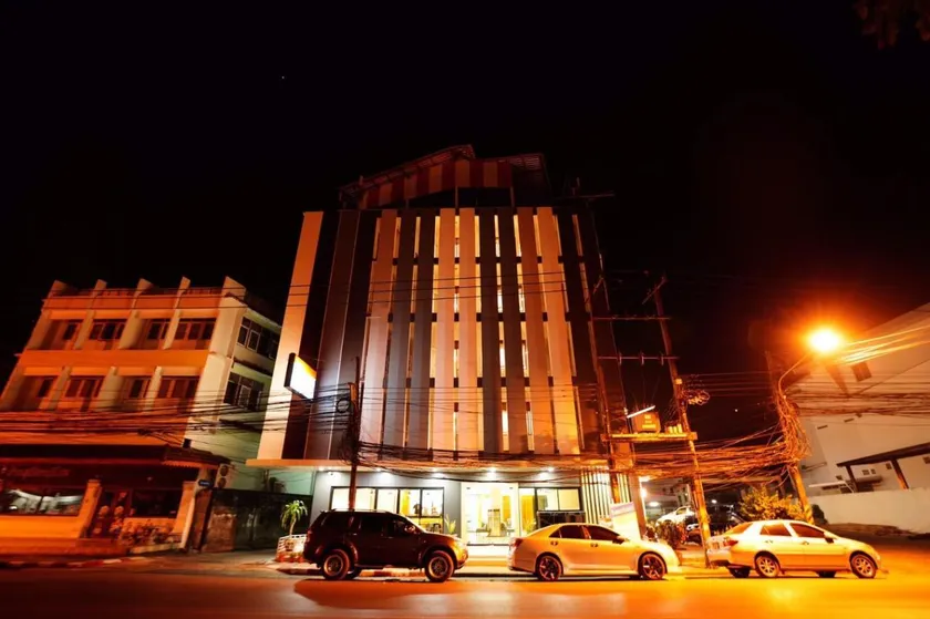 Windsor Hotel - Image 1