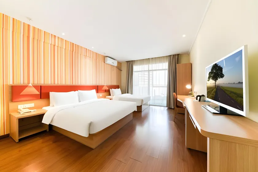 Home Inn Jiaxing Economic Development Zone College - Image 1