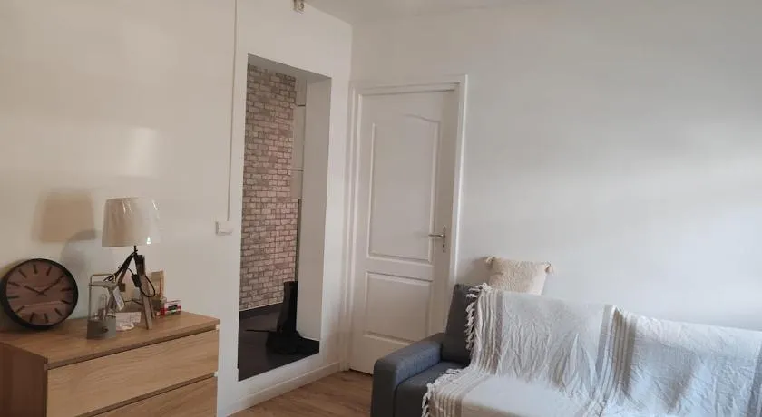 Entire apartment with outdoor area - Image 1