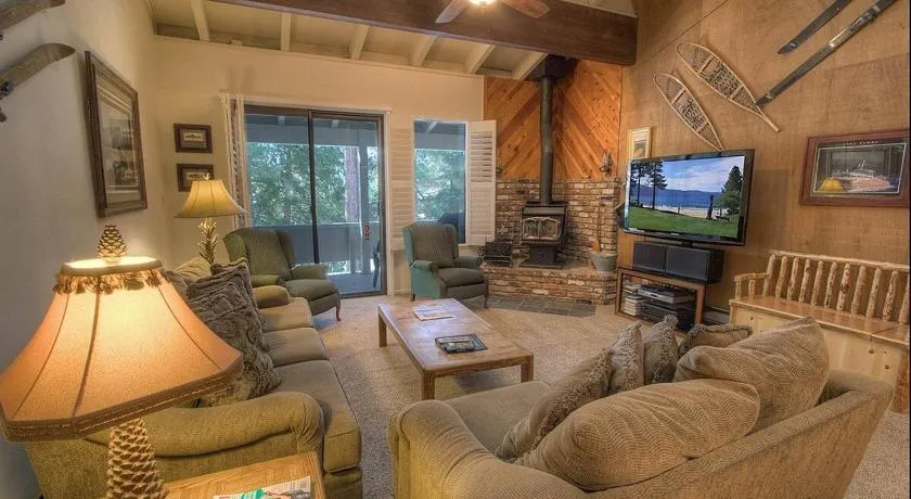 Eagle's Lake Retreat condo - Image 1