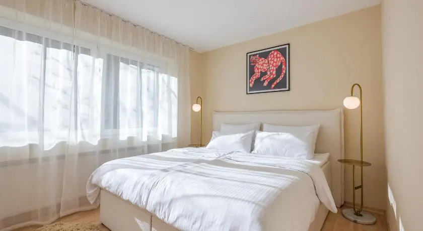 Valemi NEW Premium & Huge, 2Bathroom, SuperCentral, FreeParking, up to 8-16 Guests - Image 1