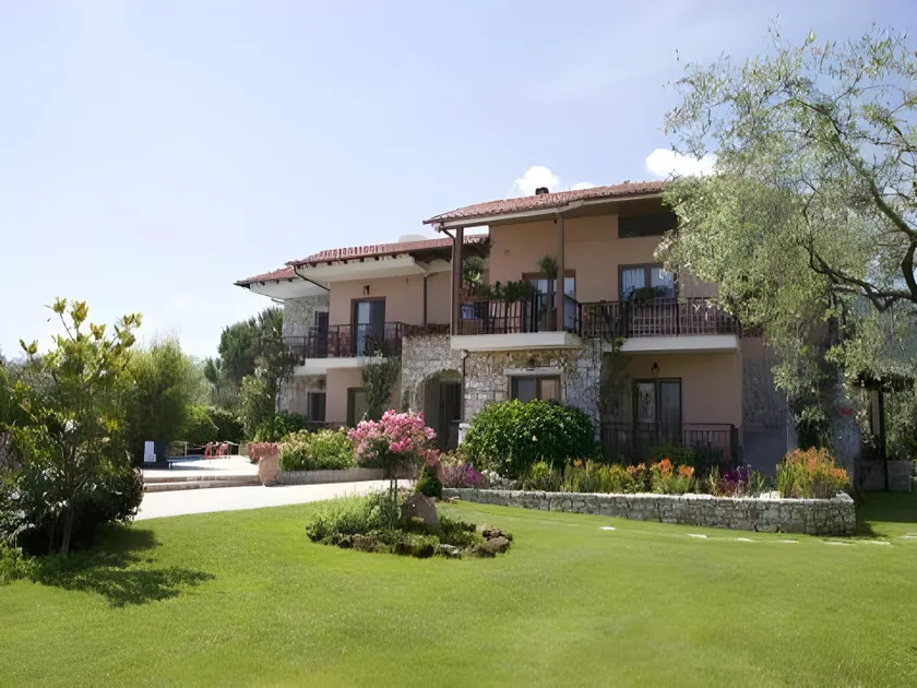 Nikoleta Hotel and Villas - Image 1