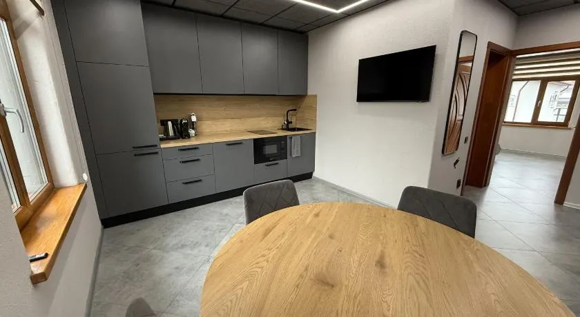 BRIVIBAS RESIDENCE - SOUTH / NORTH, free PRIVAT parking, free WIFI, self check-in - Image 1