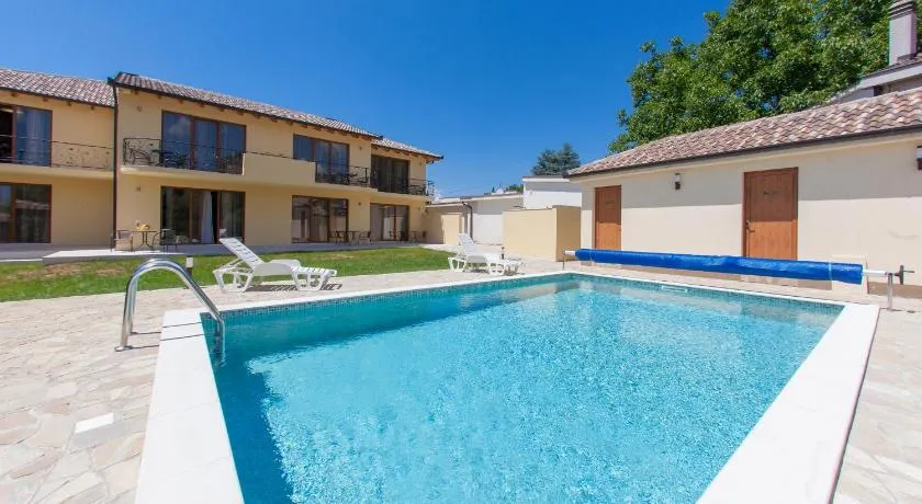 Motel Kolo - Image 1