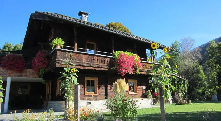 Chalet Fasserhäusl im Zillertal - Sauna ,Hot Tub, Kamin, ideal für Familien - Image 1
