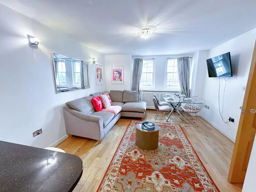 Cosy 3BR Flat in Little Venice near Hyde Park - Image 1
