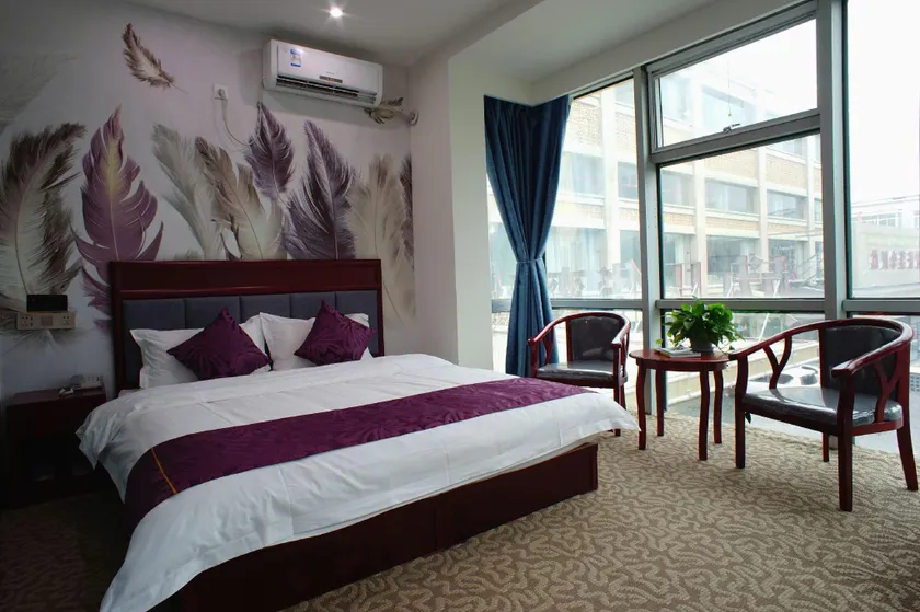 Guichuan Huayi Hotel - Image 1
