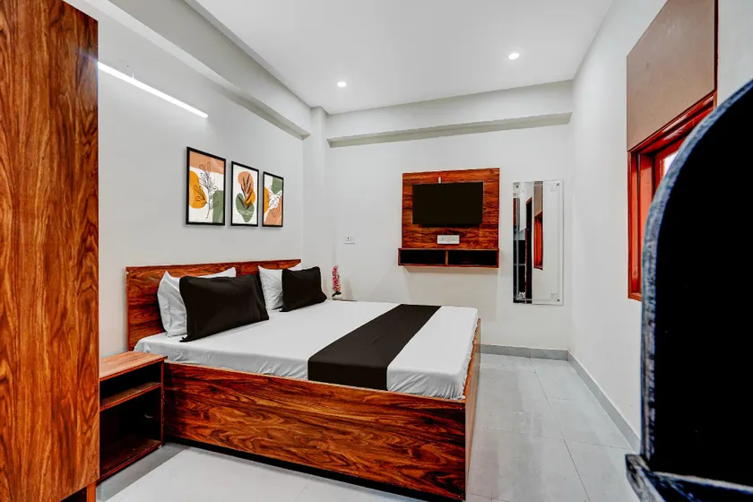 Hotel O by OYO Comfort Heavan Stay - Image 1