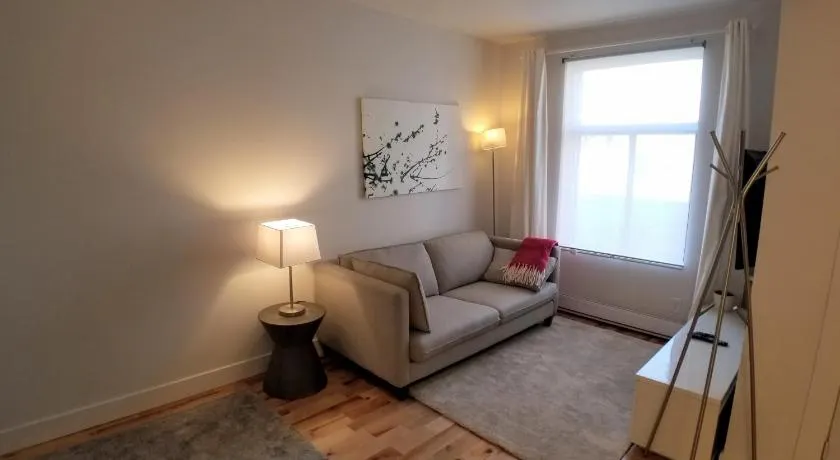3 bedroom near Olympic Stadium - Image 1