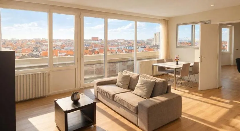 Stylish Apartment in EU District Stunning views - Image 1
