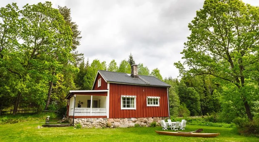 Nommen Fishing Cottages - Image 1