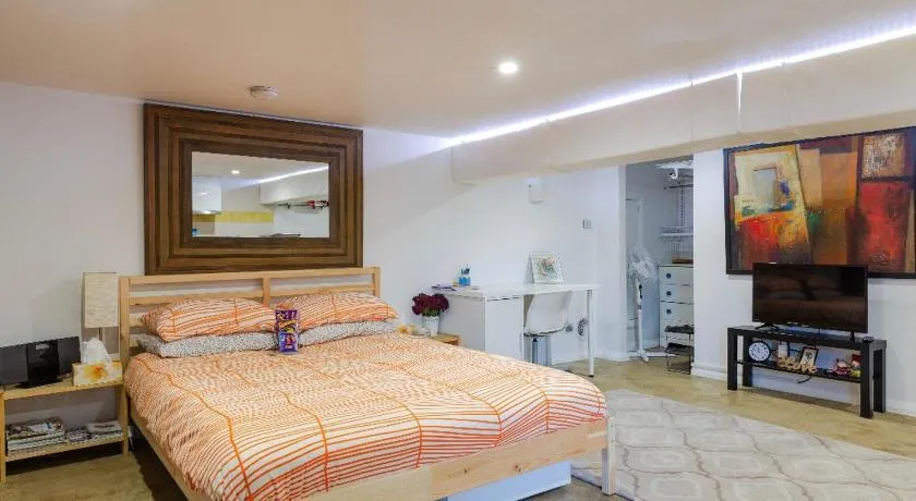 Modern & homely comfort - Image 1