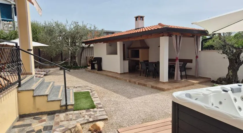 Family Apartment Vinja - privat garden - whirlpool - Image 1