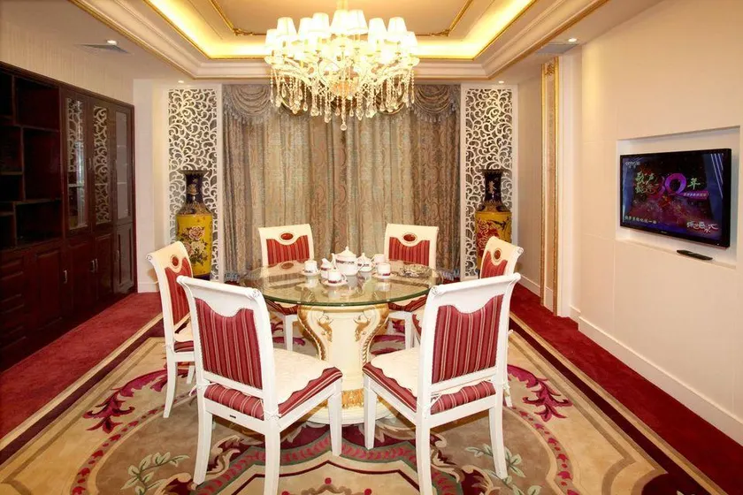 Wanfu International Hotel - Image 1