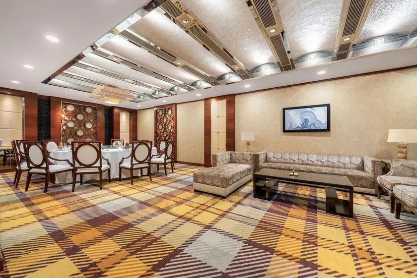 Golden Bay International Hotel - Image 1