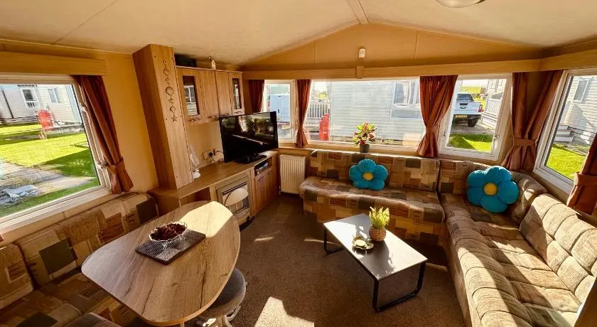 Ocean Pearl Home - Image 1