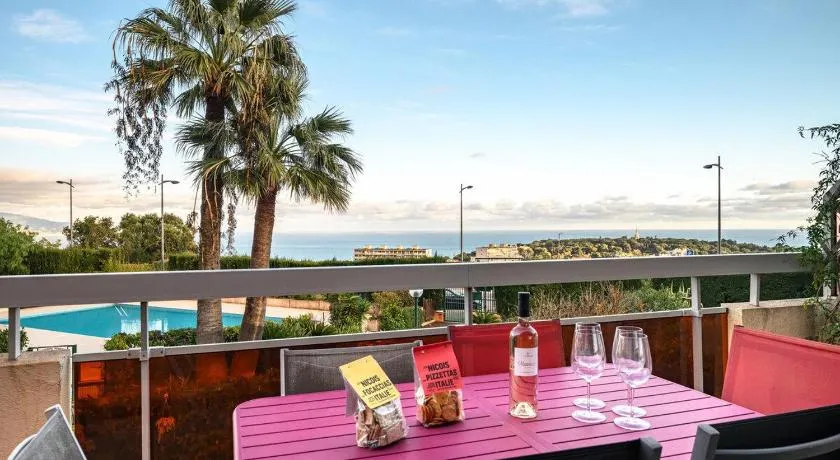 LEVASION -Vue imprenable Piscine Parking Terrasse - Image 1