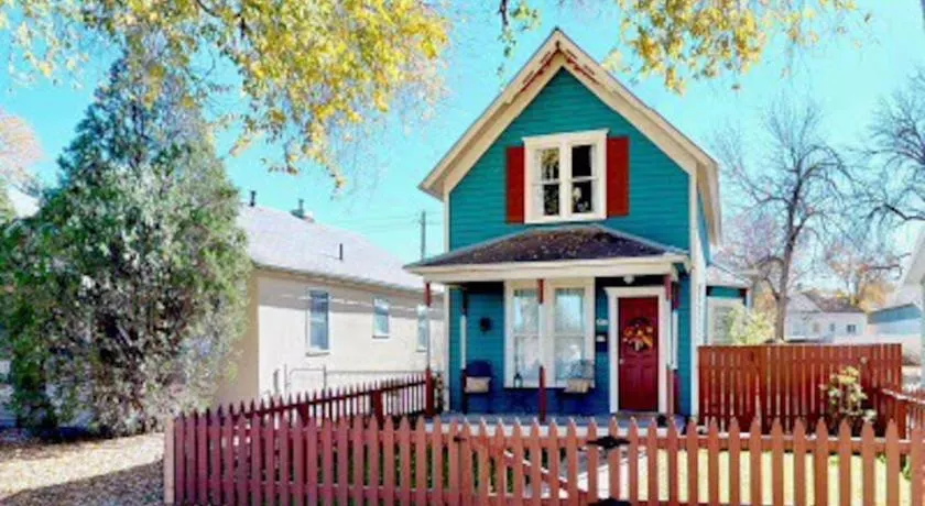 The Blue Bungalow - Image 1