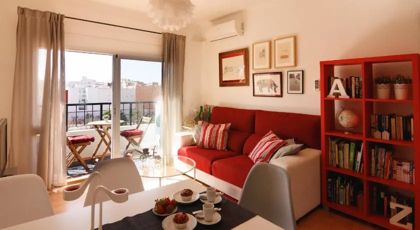 LUMINOSO. COMODO. ACOGEDOR. WIFI. Junto a AVE - Image 1