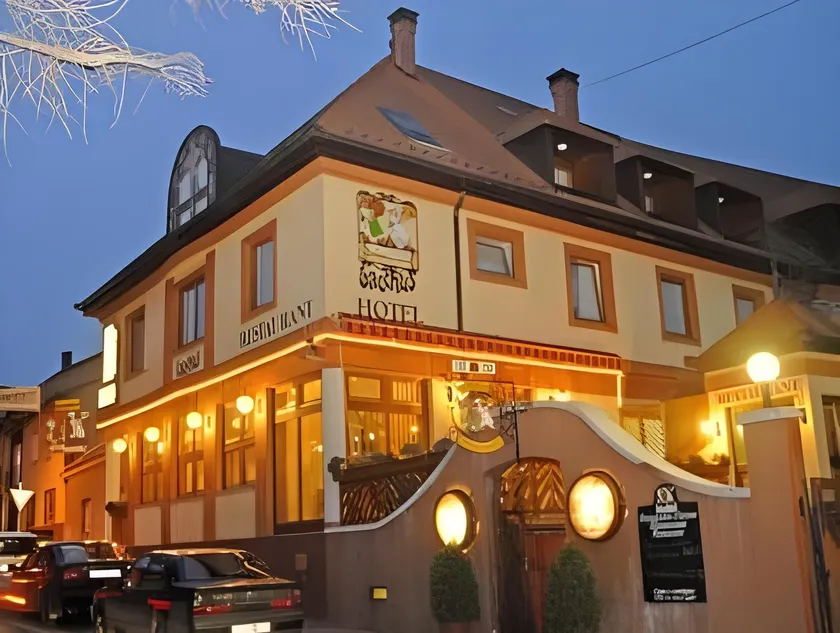 Hotel Bacchus - Image 1