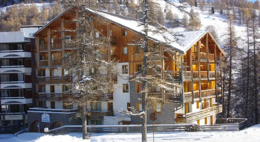 Spacieux et Fonctionnel dans Ecrin des Neiges - Image 1