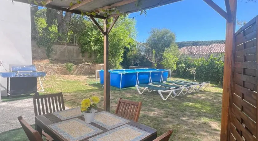 Apartamento loft, jardín y piscina privada - Image 1