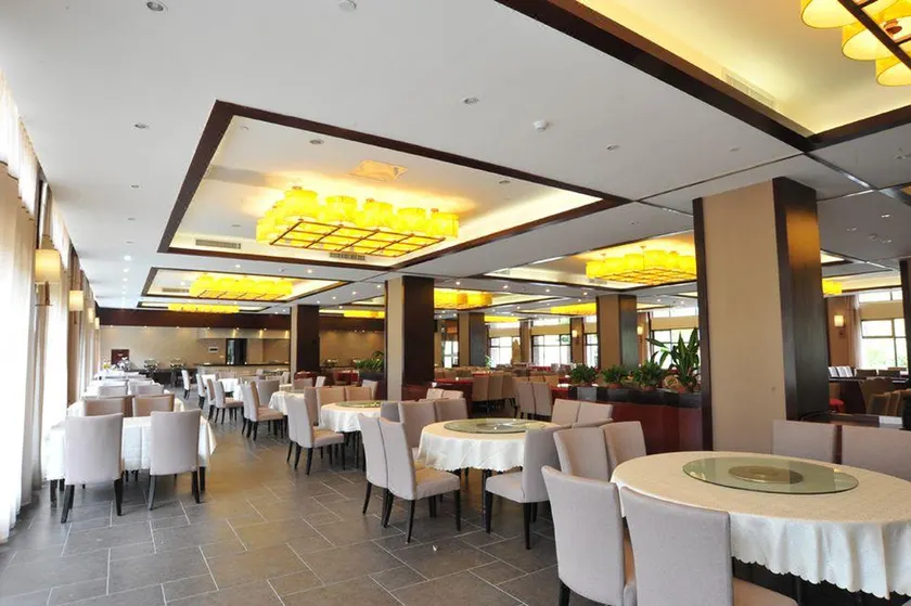 Bisheng Hot Spring Hotel - Image 1