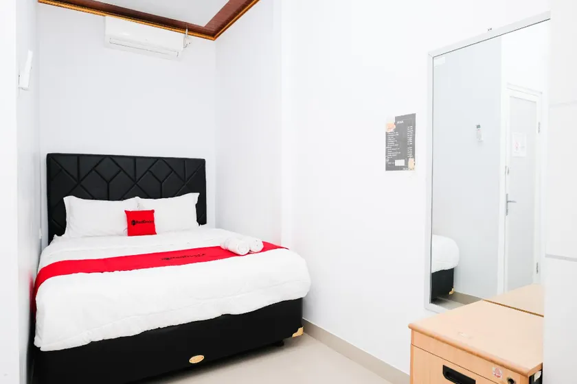 RedDoorz Syariah Near Stasiun Wates - Image 1
