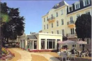 Grand Hotel de Courtoisville - Image 1
