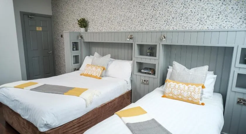 The Lodge Doolin - Image 1