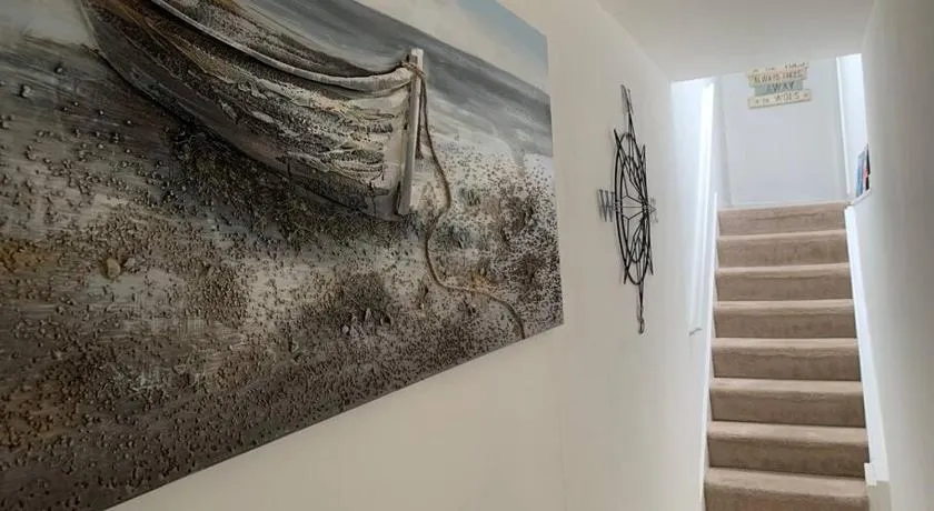 Lovely 2 bedroom modern loft apartment sea view - Image 1
