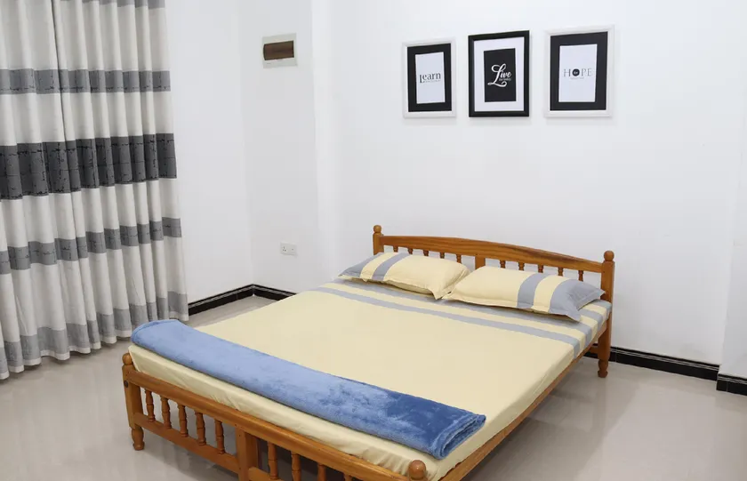 Skylar Homestay - Comfortable Room with Balcony in Panwila Kandy - Image 1
