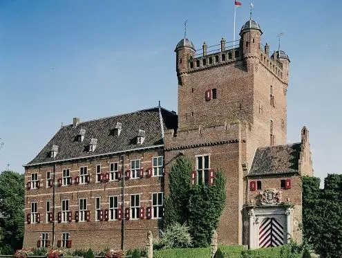 Kasteel Huis Bergh - Image 1