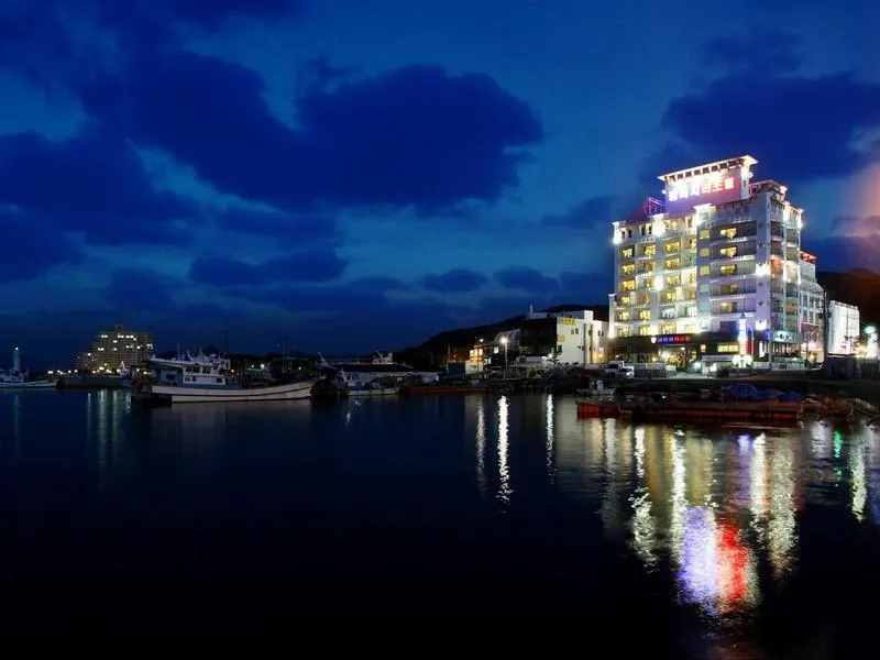Palm Beach Resort - Image 1
