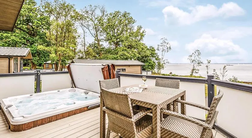 Exquisita casa rural apropiada para familias con terraza y jacuzzi | Al lado de la playa - Image 1