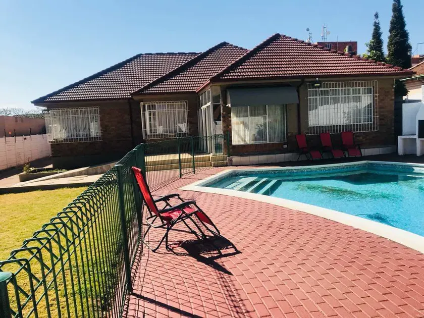 Derrick Guest House - Image 1