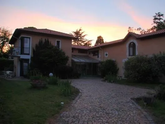 Hôtel Studios Les Acacias - Image 1